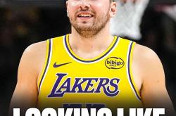 AYX SPORTS-东契奇回归赛场，出色防守首场状态亮眼，美国队观众沸腾！的简单介绍